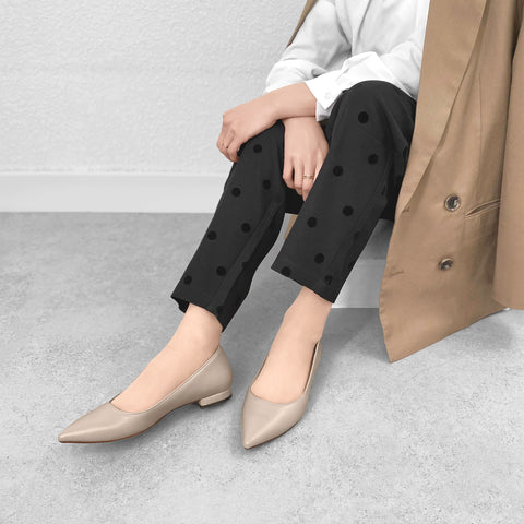 10% OFF: 2024SS: iCoN COLORS: Pointed Toe Smooth Flat Shoes (C20143) Greige