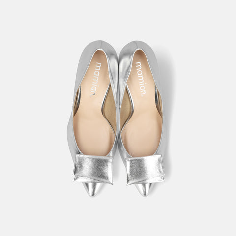 予約：2026SS：リボン付き ポインテッドトゥパンプス（m72027）シルバー